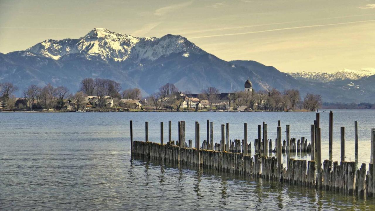 Lieblingseck Nachhaltige 5 Sterne Ferienwohnung Direkt Am Chiemsee เกอชตัดท์ อัม คิมซี ภายนอก รูปภาพ